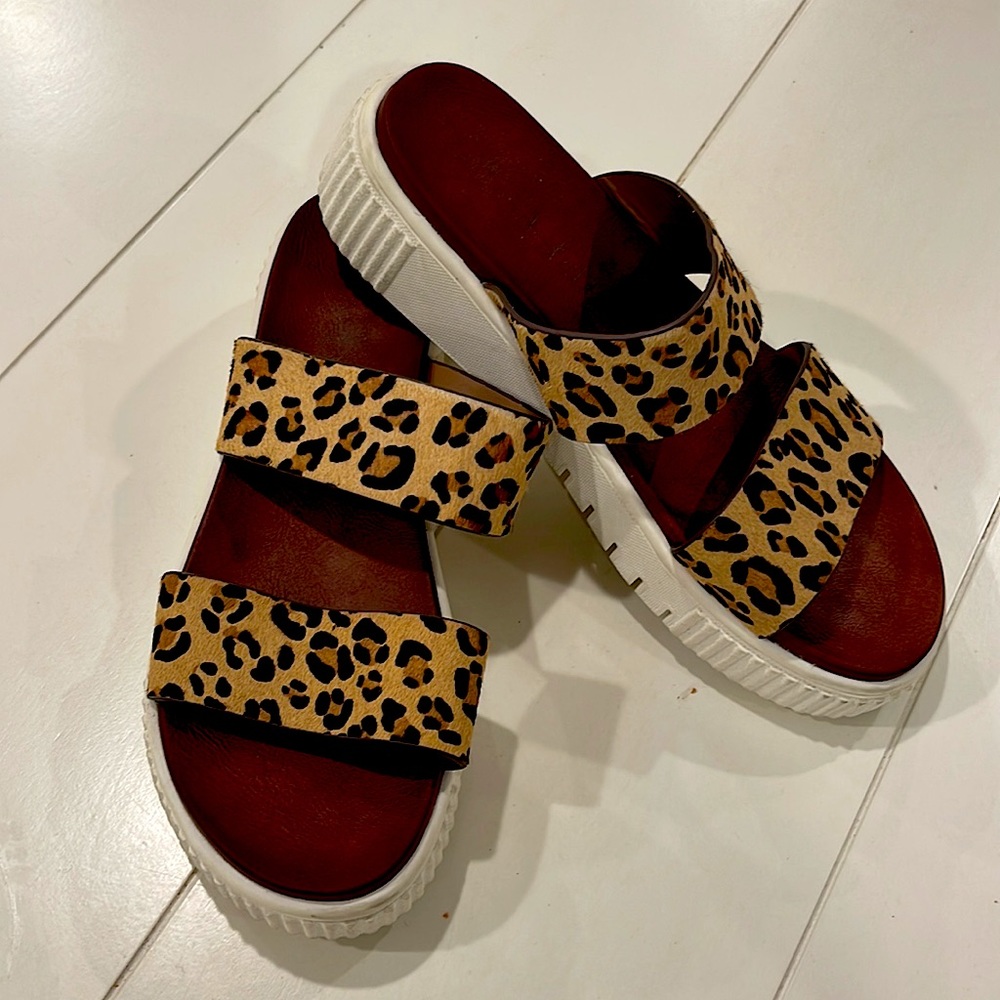 Altar’d State sandal slides